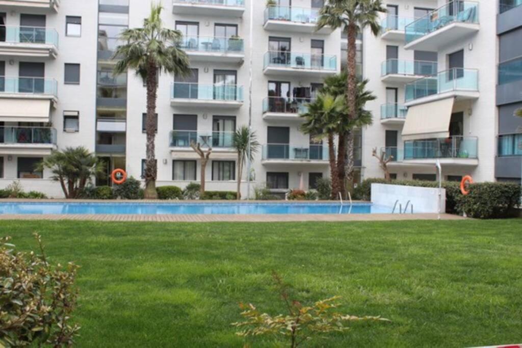 Apartamento Con Piscina Y Parking En Lloret De Mar Apartment Luaran gambar